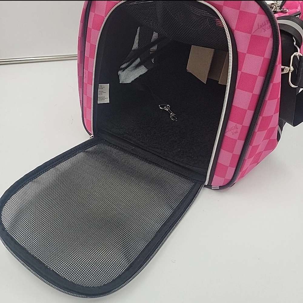 Pet Carrier Bag in Pink Checkered Design - Picture 8 of 8